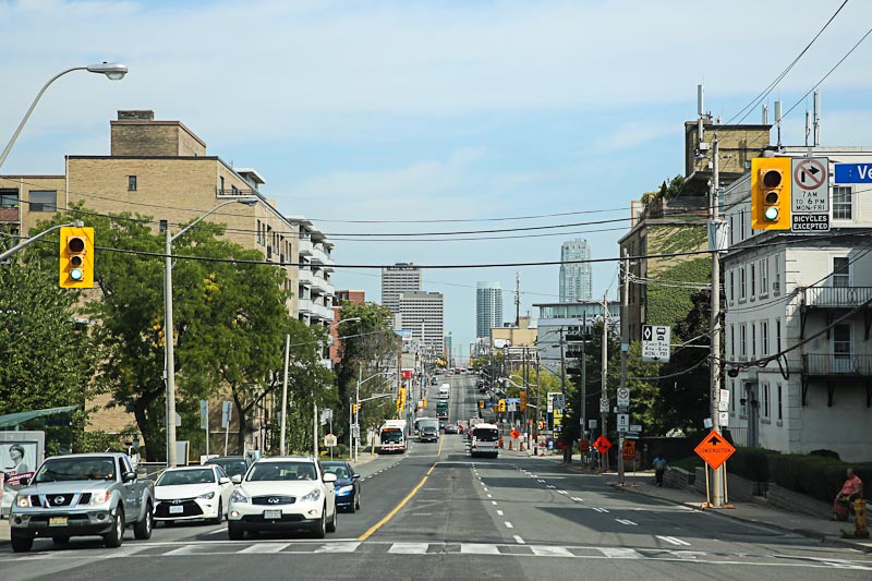 Городская улица в Торонто
