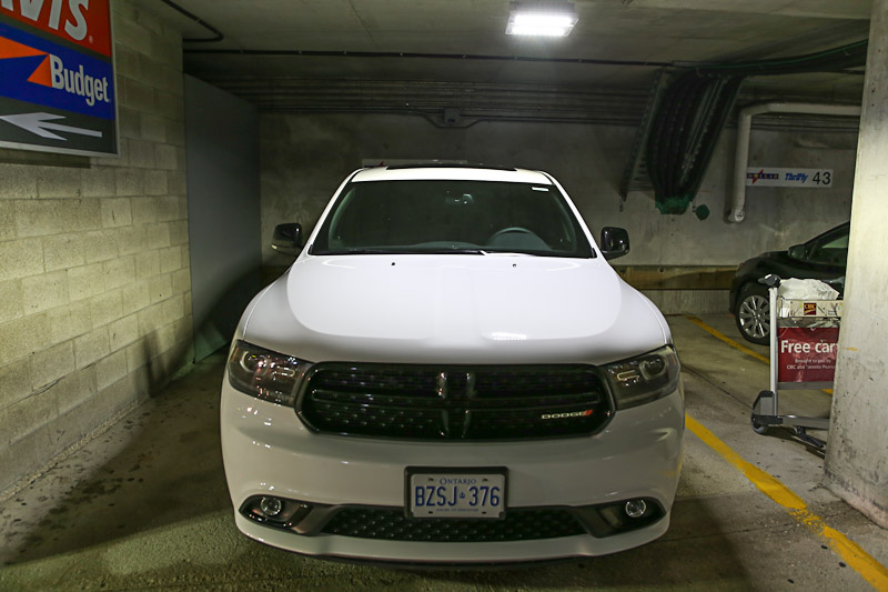 Автомобиль Dodge Durango в аренду в Канаде